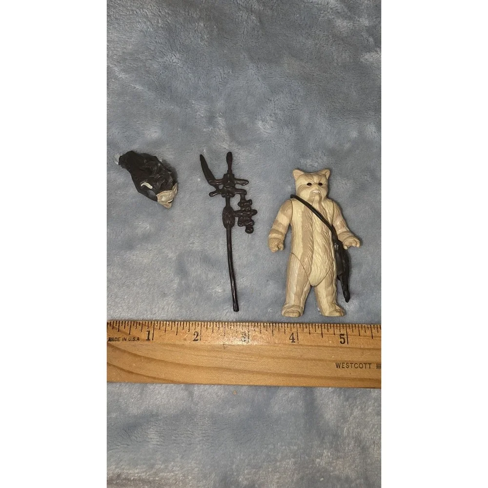 Vintage Kenner Star Wars Logray Ewok Medicine Man Action Figure COMPLETE